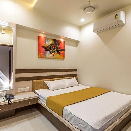 Hotel Rajlaxmi Grand Kolhapur Exterior foto