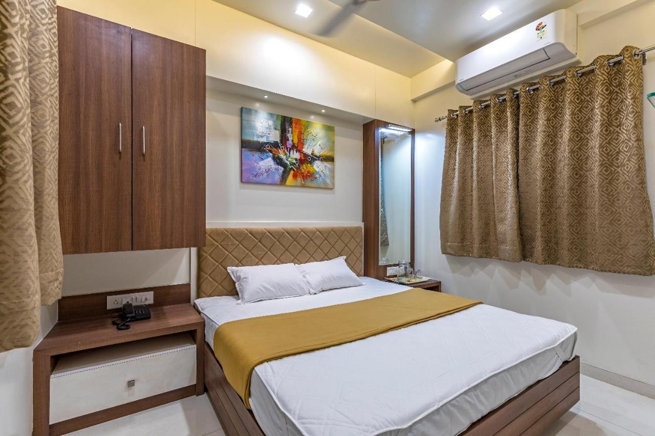Hotel Rajlaxmi Grand Kolhapur Exterior foto